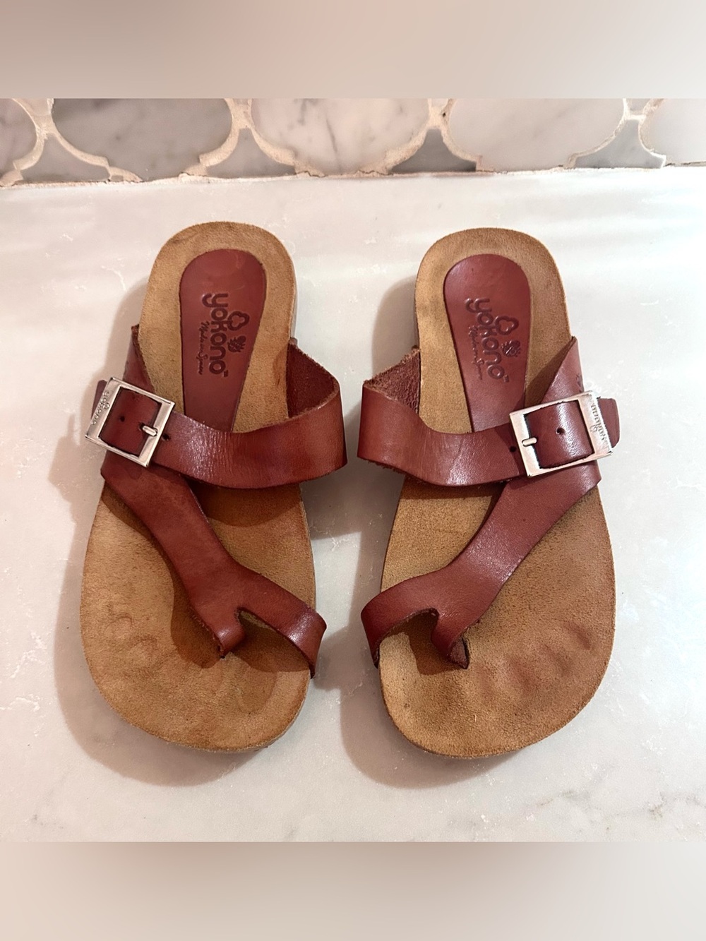 Yokono Women's Brown Leather Toe-Loop Sandals with Buckle